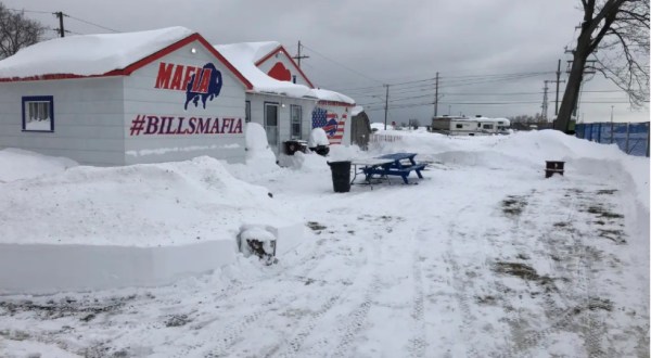 There’s A Buffalo Bills-Themed Airbnb In Buffalo And It’s The Perfect Little Hideout