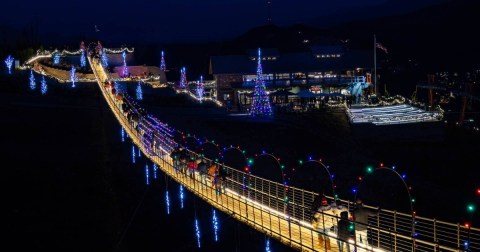 The Longest Suspension Bridge In The Country, Tennessee's Skybridge, Looks Absolutely Magical At Christmastime