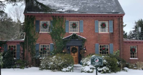 Discover A Cozy Bed & Breakfast With Tons Of Holiday Spirit At The Historic Williamsburg Manor In Virginia