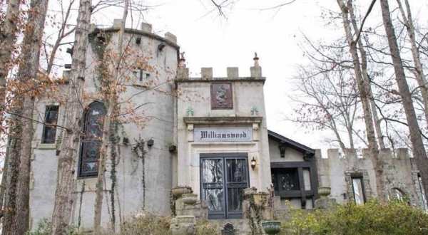 Stumbling Upon Williamswood Castle, A Hidden Castle In Tennessee, Will Feel Like A Winter Fairy Tale