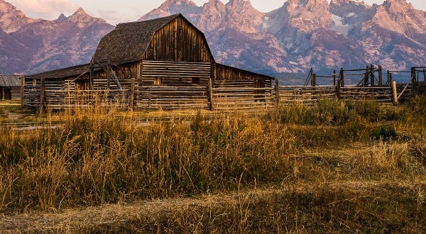 12 Iconic Photos That Every Wyomingite Has Taken At Least Once