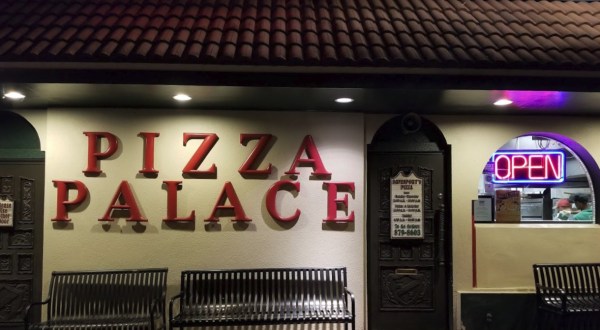 Davenport’s Pizza Palace In Alabama Has Been Called The Best Pizza In Mountain Brook