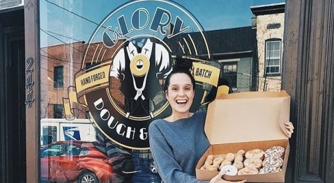 People Go Crazy For Glory Doughnuts & Diner, A Maryland Gem Overflowing With Sweet Treats