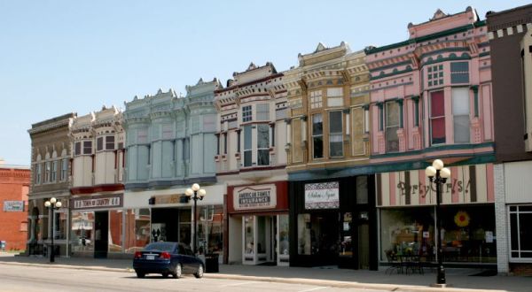 10 Charming Small Towns In Kansas To Explore In The New Year