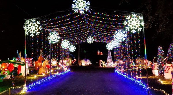 Drive Through Millions Of Lights At Finney’s Christmas Wonderland Holiday Display In Arkansas