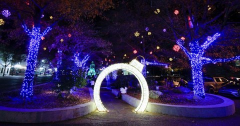 Even The Grinch Would Marvel At The Trail Of Holiday Lights At Hot Springs In Arkansas