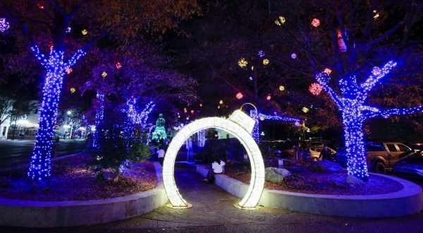 Even The Grinch Would Marvel At The Trail Of Holiday Lights At Hot Springs In Arkansas