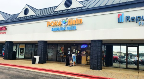 This Hawaiian-Themed Restaurant In Alabama Will Transport You Straight To The Islands