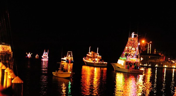 The Christmas Light Boat Parade In Alabama You Don’t Want To Miss This Holiday Season