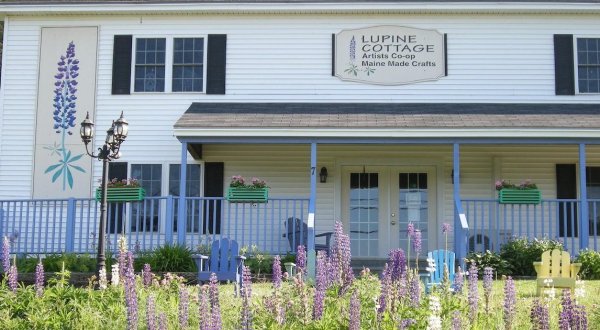 The Lupine Cottage In Maine Has A Nearly Secret Year Round Christmas Store And It’s Extra Special This Time Of Year