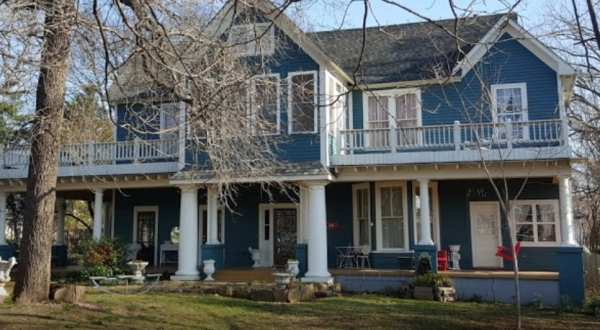 Stay Overnight At Blue Fern Bed & Breakfast In Oklahoma, A 1904 Victorian Farmhouse Perfect For A Cozy Getaway