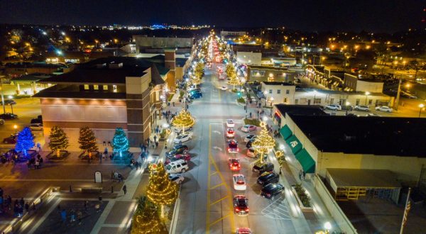 Enjoy A Full Calendar Of Holiday Events At The Rose District In Oklahoma