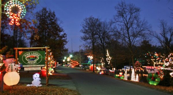 Celebrate The Beauty Of Winter During The Christmas Light Tour At Pine Lodge Resort In Oklahoma