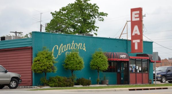 People Come From Around The World To Enjoy The Southern Cuisine At Clanton’s Cafe In Oklahoma