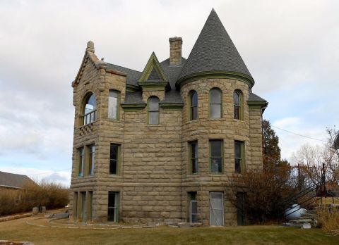 There's A Castle In Montana That's Also A Museum And It's A History Buff's Happy Place