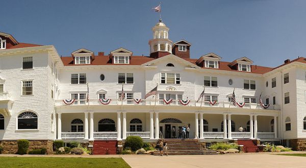 The Stanley Hotel In Colorado Was Just Added To A US Travel Bucket List… And We Couldn’t Agree More