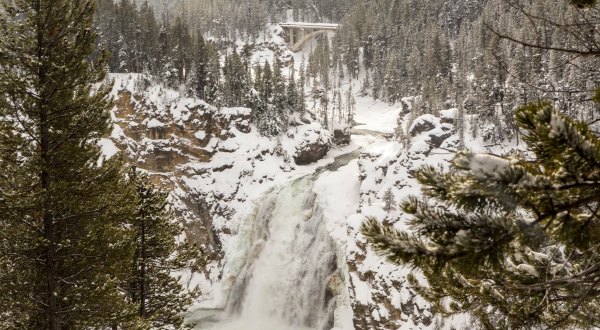 Wyoming’s Grand Canyon Of The Yellowstone Looks Even More Spectacular In the Winter