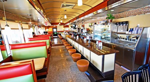 For Over 70 Years, New Holiday Diner Has Served Scrumptious Milkshakes And Burgers In Connecticut