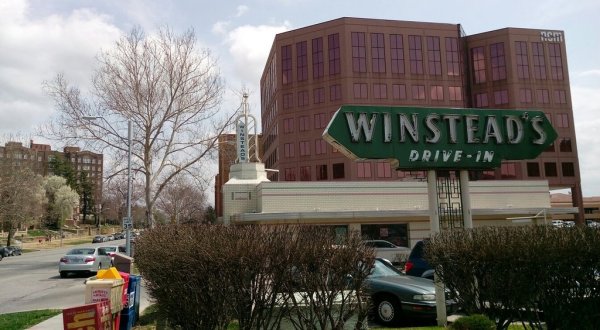 Have A True Missouri Breakfast, Lunch, And Dinner At The Historic Winstead’s