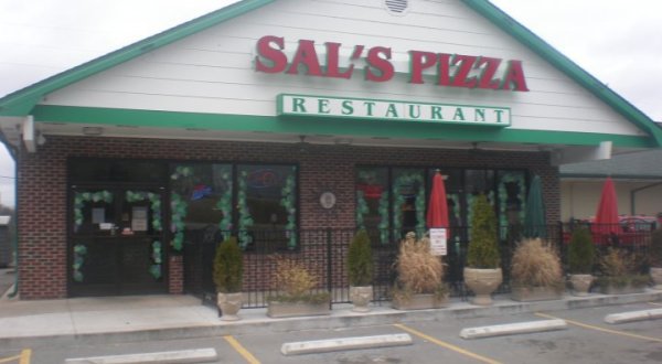 Indulge In All-You-Can-Eat Pizza At Sal’s Pizza & Restaurant In Nashville