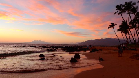Settle In And Watch A Signature Hawaiian Sunset At Keawakapu Beach