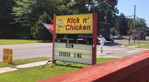 Kick N’ Chicken Is A Hole-In-The-Wall Market In Delaware With Some Of The Best Fried Chicken In Town