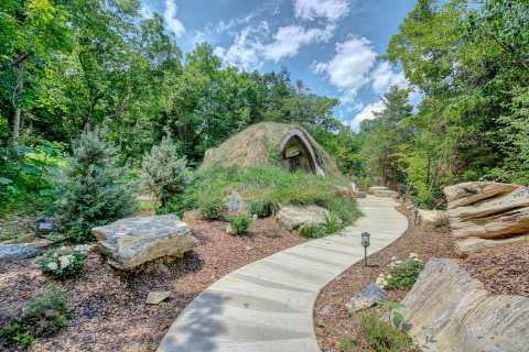 You Can Spend The Night In An Airbnb That's Actually Underground Right Here In Tennessee