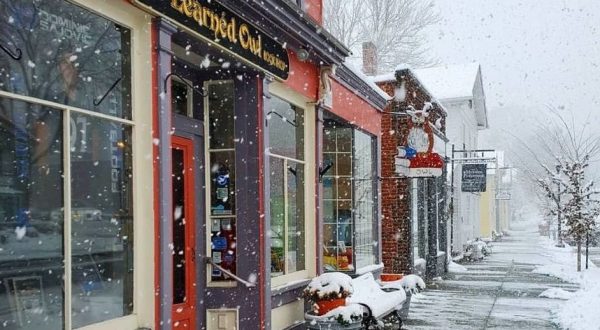 11 Comfy And Cozy Ohio Book Shops To Get Lost In On A Snowy Day