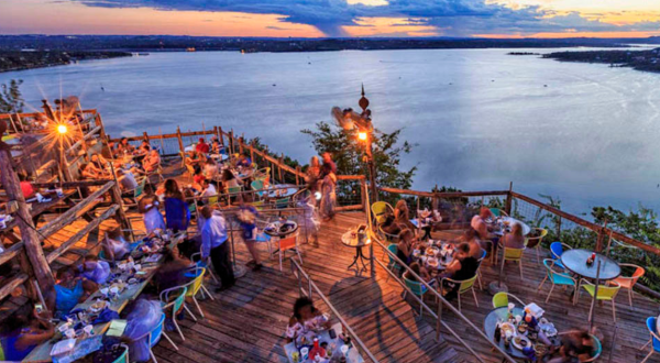 These 10 Restaurants Around The U.S. Have Jaw-Dropping Views While You Eat