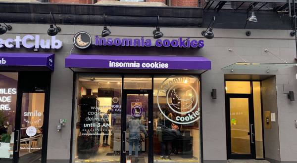 Insomnia Cookies In Illinois Will Deliver Cookies Right To Your Door Until 3AM