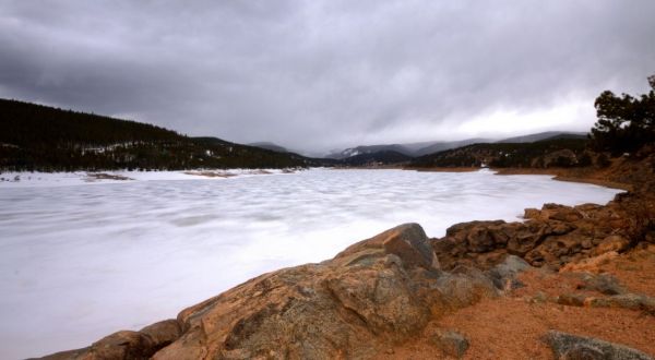 These Frozen Ice Waves Are A Colorado Wintertime Phenomenon That You Have To See To Believe