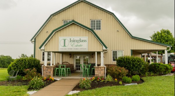 Sip Fine Wines When You Visit The Largest Vineyard In Kansas, Isinglass Estate
