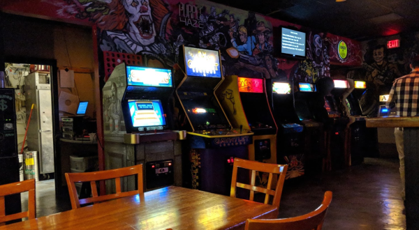 Travel Back To The ’80s At 1984, A Vintage-Themed Adult Arcade In Delaware