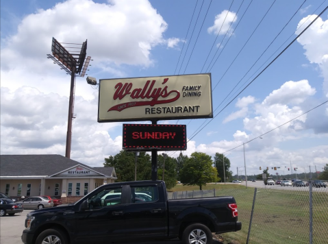 Wally's Restaurant Is An All-You-Can-Eat Buffet In Tennessee That's Full Of Southern Flavor
