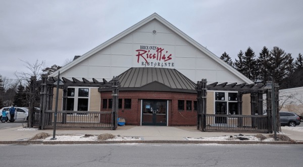 You Won’t Find Better All-You-Can-Eat Pizza Than At Maine’s Ricetta’s Lunch Buffet