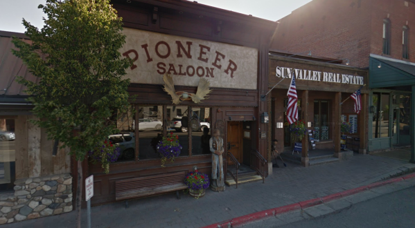 The Massive Prime Rib At Pioneer Saloon In Idaho Belongs On Your Dining Bucket List