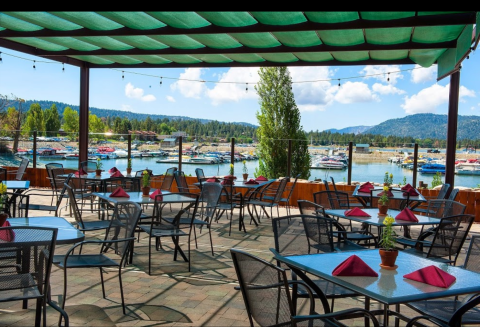 The Pines Lakefront Restaurant In Southern California Is Delightful To Visit All Year Long