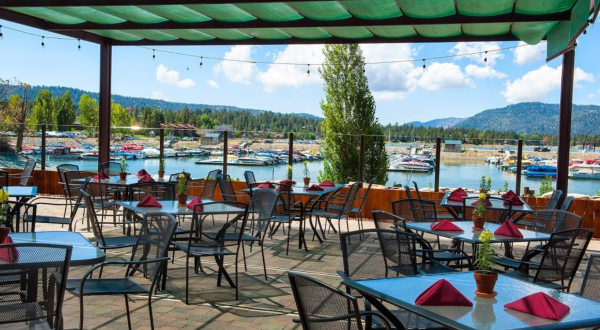 The Pines Lakefront Restaurant In Southern California Is Delightful To Visit All Year Long