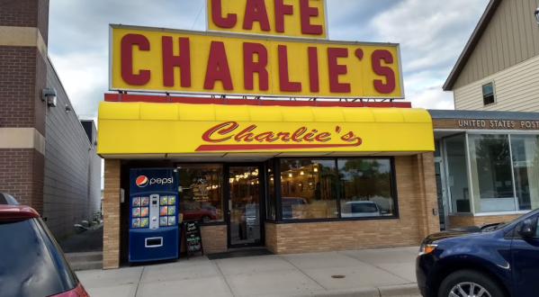 You’ll Love The Old School-Vibe At Charlie’s Cafe, A Small-Town Diner In Freeport, Minnesota