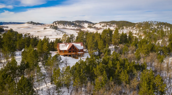 This Remote Log Home Airbnb In South Dakota Is Perfect For The Outdoor Lovers In Your Life