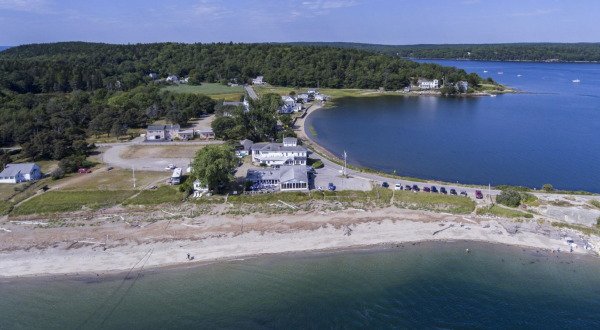 A Piece Of Historic Maine Seaside Dining Is For Sale And It Might Be Worth The Splurge