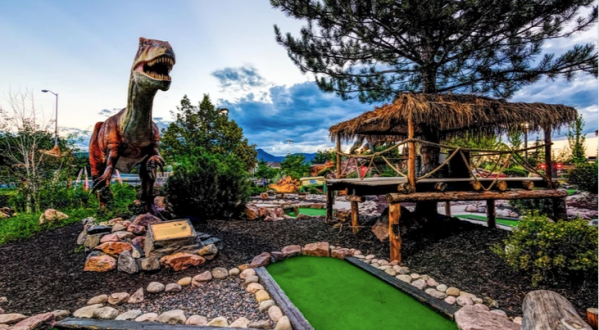 Lost Island Is A Dinosaur-Themed Mini Golf Course In Colorado That’s Tons Of Fun