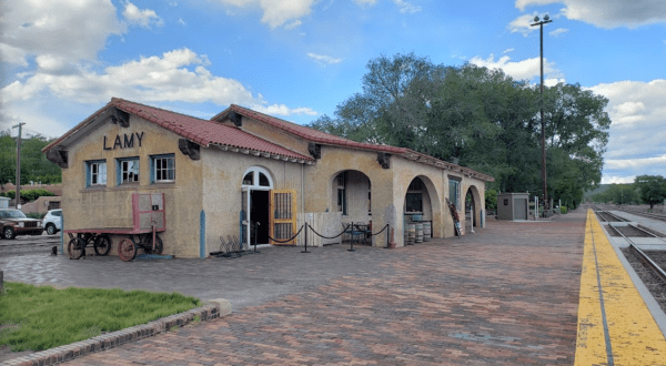 There’s A Historic Train Depot In Small Town New Mexico That’s Now A Cafe And Taproom