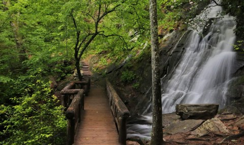 8 Cool And Calming Hikes To Take In North Carolina To Help You Reflect And Relax