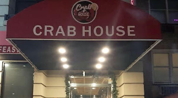 Chow Down At Crab House, An All-You-Can-Eat Seafood Restaurant In New York