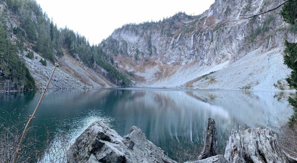 7 Cool And Calming Hikes To Take In Washington To Help You Reflect On The Year Ahead