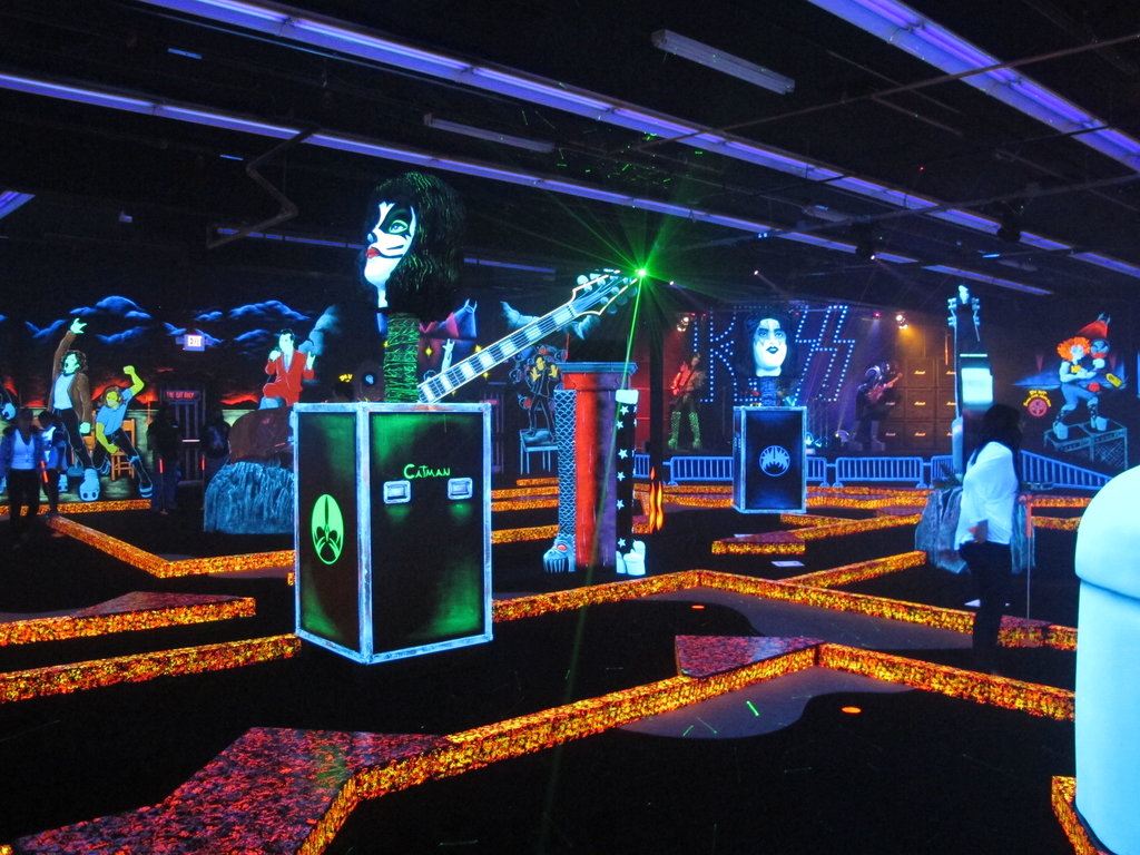 This Blacklight Mini Golf Course In Nevada Is Fun For The Whole Family