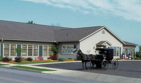 Enjoy A Scrumptious Amish Country Buffet At Mrs. Yoder's Kitchen In Ohio