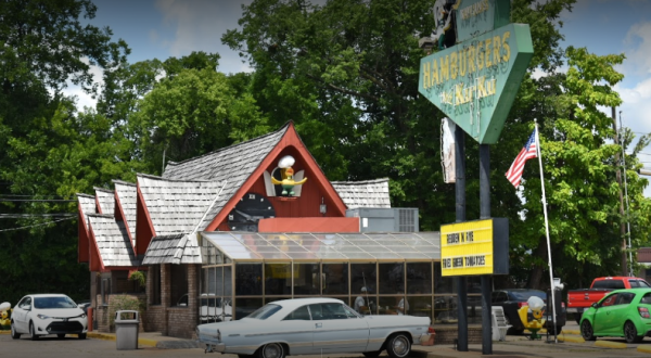 For The Best Old-School Fare On The Mother Road, Visit Waylan’s Hamburgers the Ku-Ku In Oklahoma