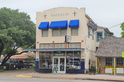 Sink Your Teeth Into Authentic German Apple Strudel At Naegelin's, The Oldest Bakery In Texas